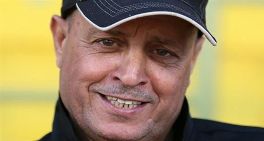 مدرب المنتخب العراقي يترشح للانتخابات البرلمانية بشكل مفاجئ